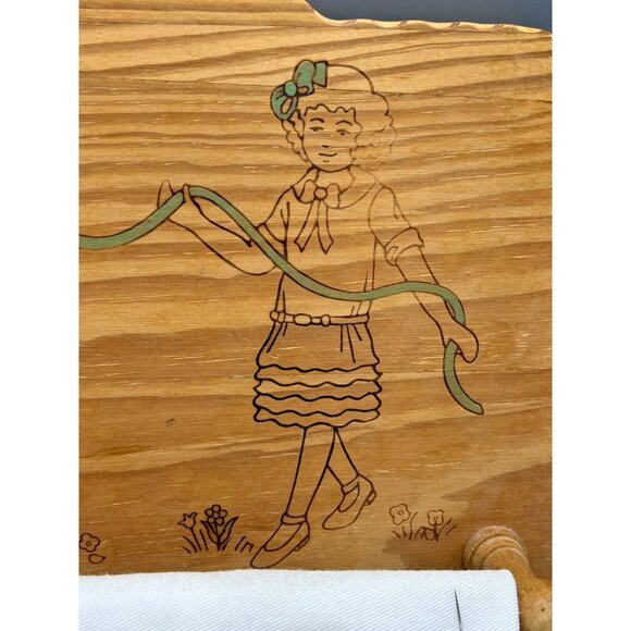 Vtg Wooden Towel Holder Maypole Dancing Plaque With Embroidered Recipe TeaCloth - Picture 9 of 14